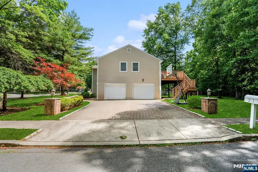 21 Kennedy Circle, Closter, NJ 07624 - #3
