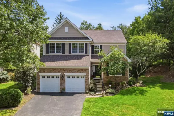 2 Stone Ridge Court, Little Falls, NJ 07424
