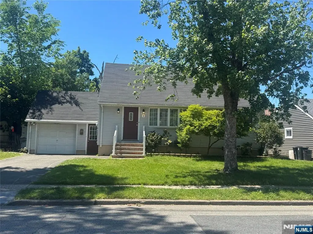 9 Wallace Lane, Woodland Park, NJ 07424 - #1