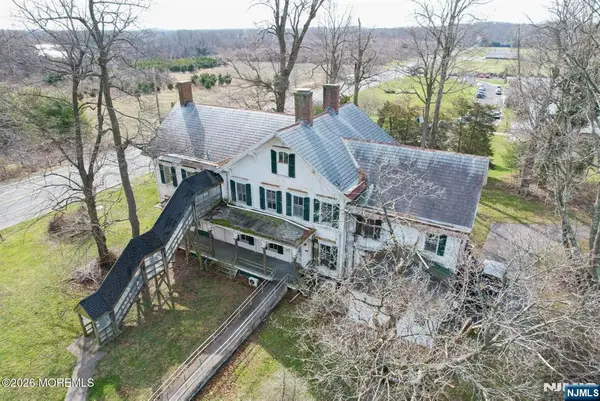 184-186 Highway 34, Holmdel, NJ 07733