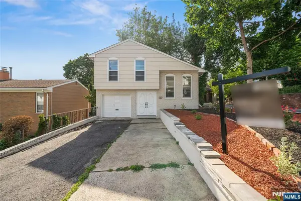 11 Hampton Place, Nutley, NJ 07110