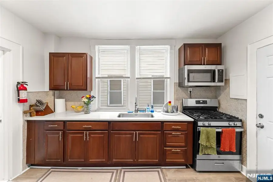 92 S Devine Street, Newark, NJ 07106 - #2