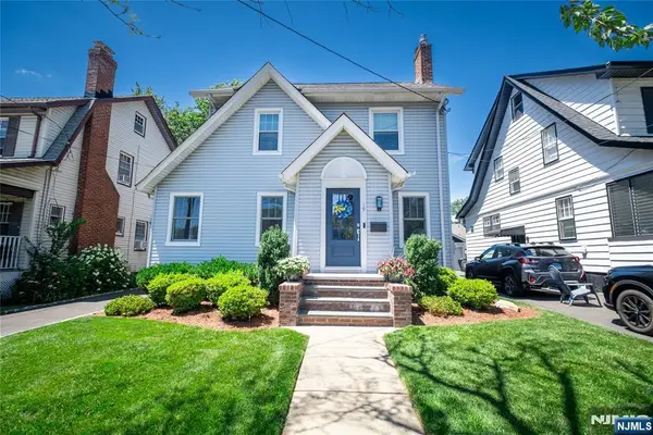19 Overlook Terrace, Maplewood, NJ 07040