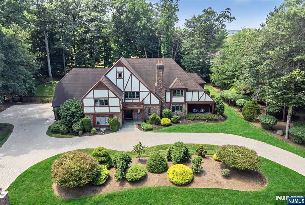 739 Shoshone Trail, Franklin Lakes, NJ 07417 - #1