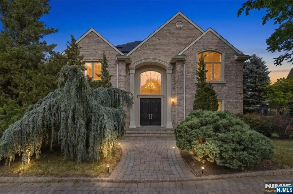 4 Centennial Court, Totowa, NJ 07512 - #1