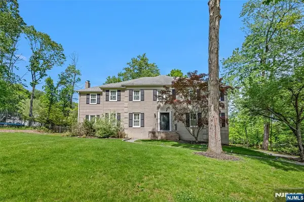 9 Wooded Hill Lane, Randolph Township, NJ 07869