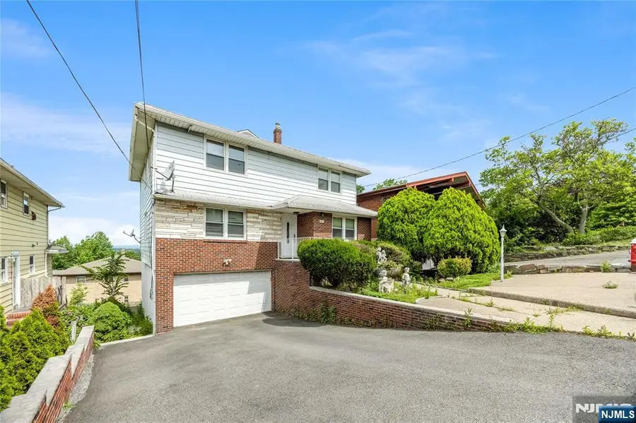 261 10th Street, Palisades Park, NJ 07650 - #3