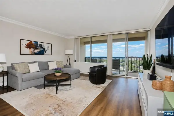 6 Horizon Road 1904, Fort Lee, NJ 07024