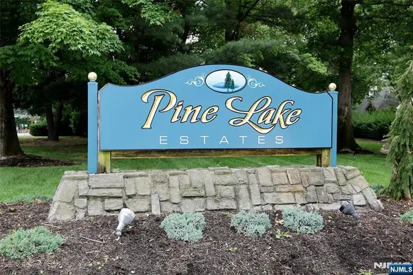 30 Reagan Way 530A, Twp of Washington, NJ 07676