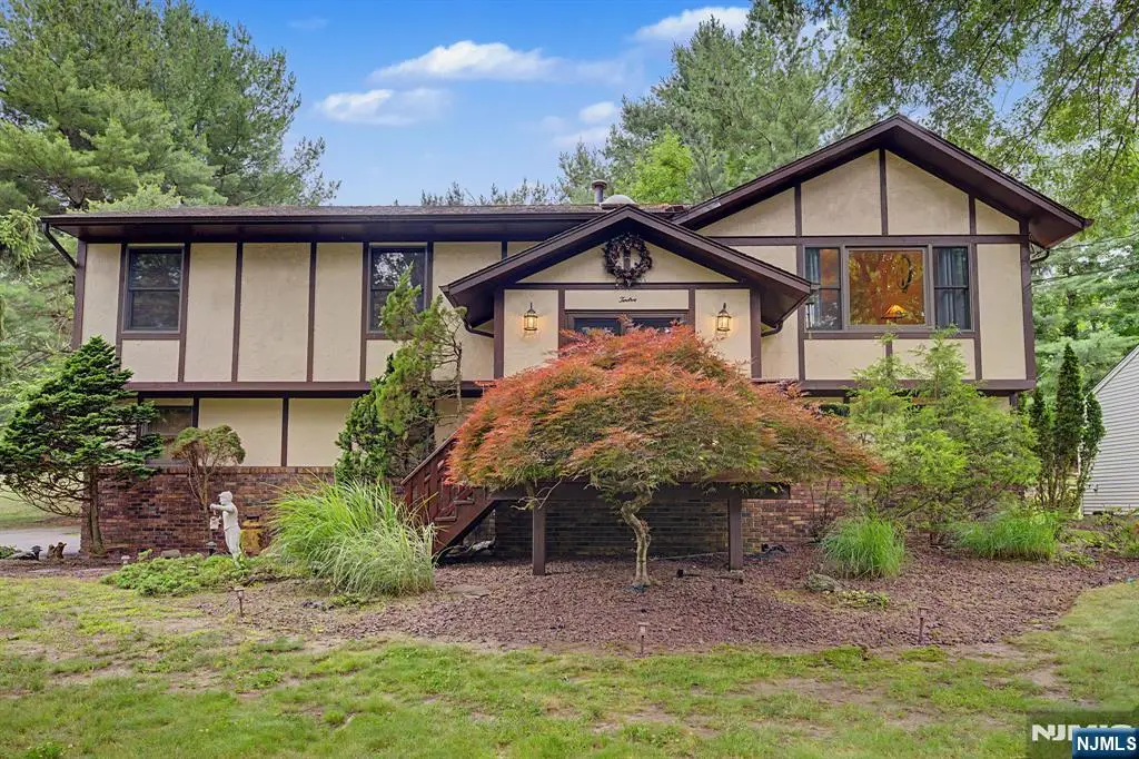 12 Seminole Avenue, Oakland, NJ 07436 - #1