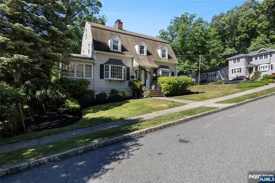 53 Howard Street, Verona, NJ 07044 - #2