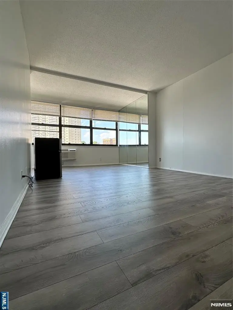 7002 JFK Blvd E 20G, Guttenberg, NJ 07093 - #2