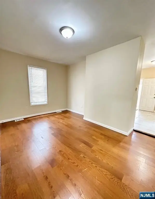447 17th Street, Newark, NJ 07103