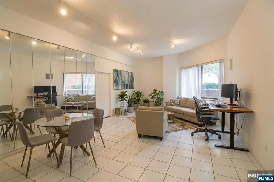 108 Harmon Cove Tower, Secaucus, NJ 07094 - #2