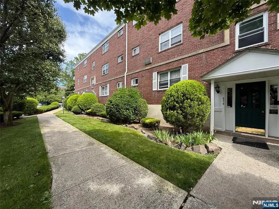 974 Main Street F6, Hackensack, NJ 07601 - #3