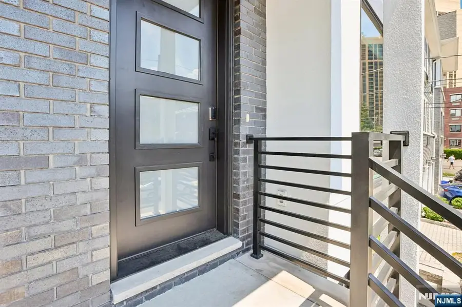 21 Cumbermeade Road, Fort Lee, NJ 07024 - #3