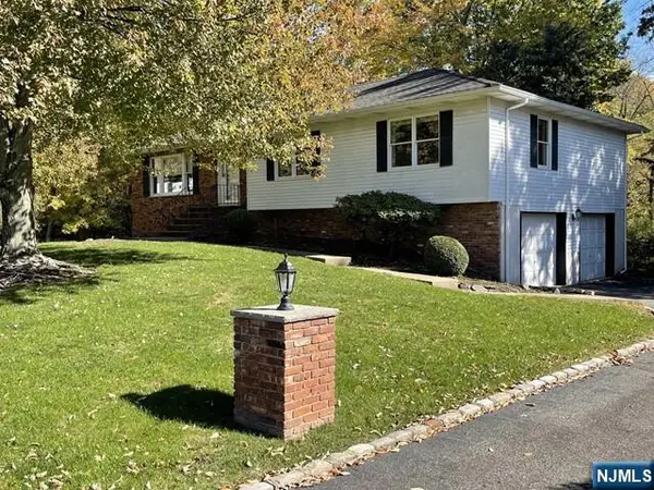 101 S Colonial Drive, Harrington Park, NJ 07640