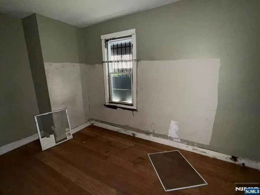 519 16th Street, Newark, NJ 07103 - #3