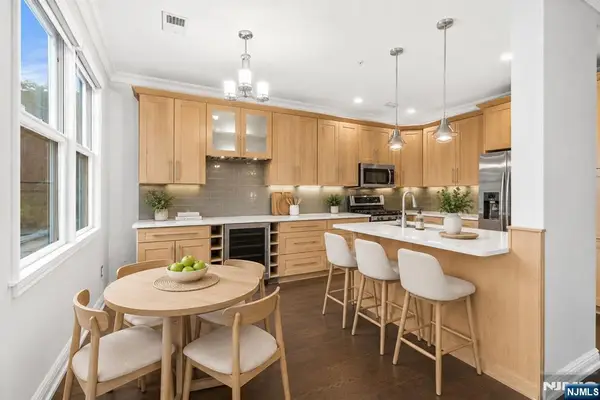 338 Oswego Court, West New York, NJ 07093