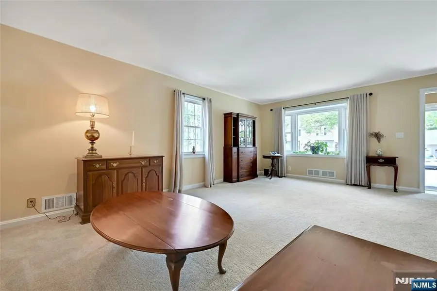 63 Surrey Lane, River Edge, NJ 07661 - #3