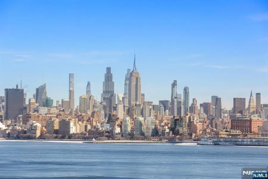 2 2nd Street 801, Jersey City, NJ 07302 - #2