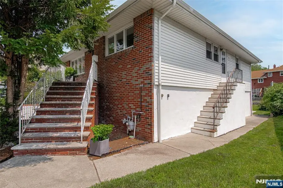 2 Henry Street, Englewood Cliffs, NJ 07632 - #2