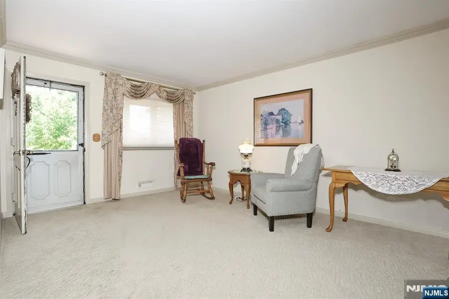 140 Carlyle Court, Carlstadt, NJ 07072 - #3