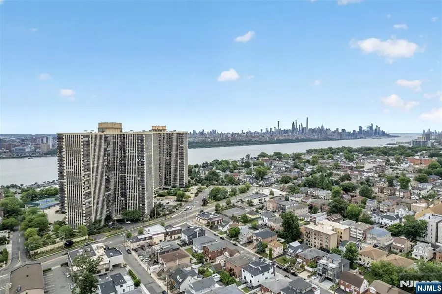 300 Winston Drive C3111, Cliffside Park, NJ 07010 - #3