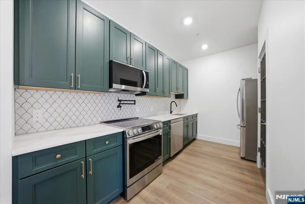 21 Lincoln 101, Newark, NJ 07102 - #1
