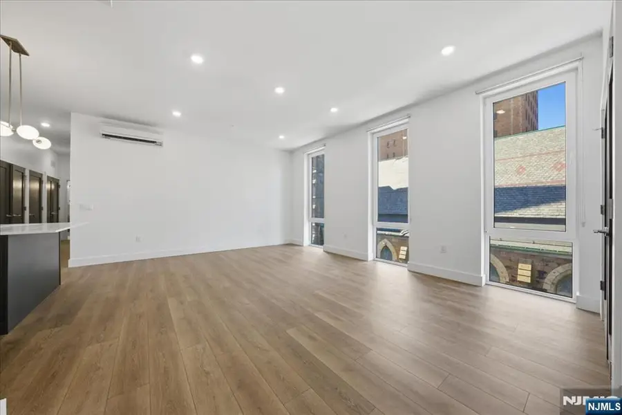 21 Lincoln 302, Newark, NJ 07102 - #2