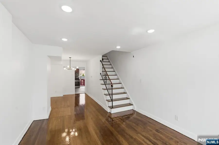 8 Van Nostrand Avenue, Jersey City, NJ 07305 - #2