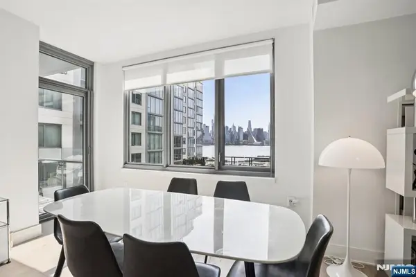 9 Ave At Port Imperial 513, West New York, NJ 07093