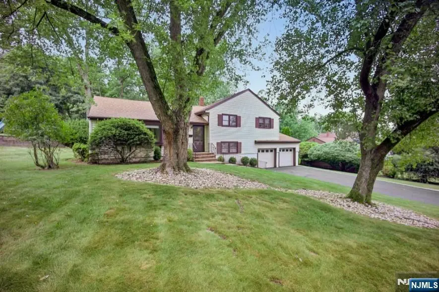 19 Bear Brook Lane, Livingston, NJ 07039 - #2