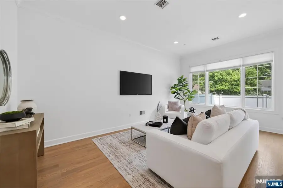 10 Gabriel Court, Paramus, NJ 07652 - #3