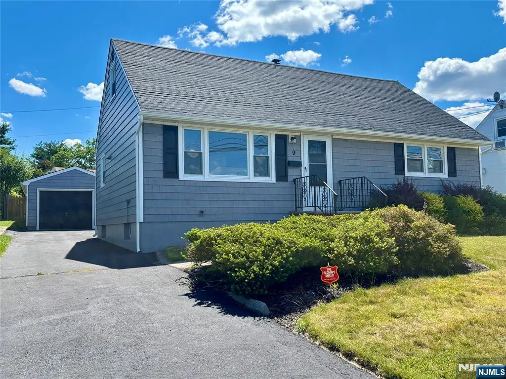 9 Joan Place, Clifton, NJ 07012 - #1