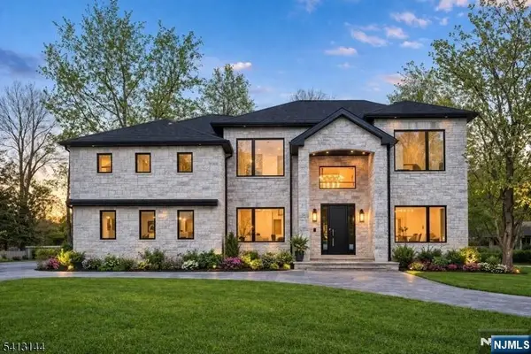39 Billingsley Drive, Livingston, NJ 07039