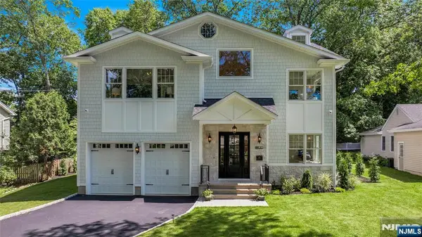 4 Garden Court, Ho-Ho-Kus, NJ 07423