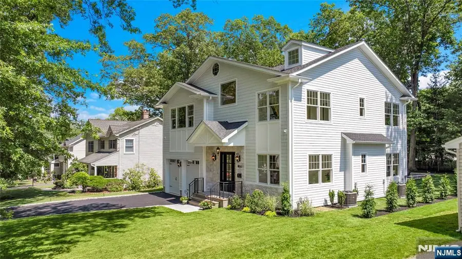 4 Garden Court, Ho Ho Kus, NJ 07423 - #2