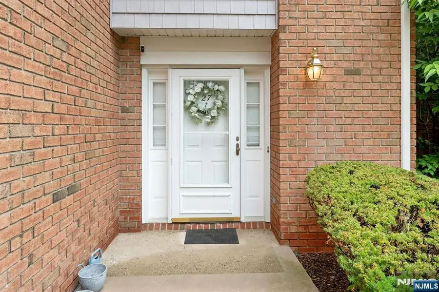 27 Sherwood Court 14, River Edge, NJ 07661 - #2