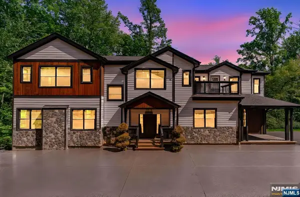 49 Northwood Road, Hopatcong, NJ 07849