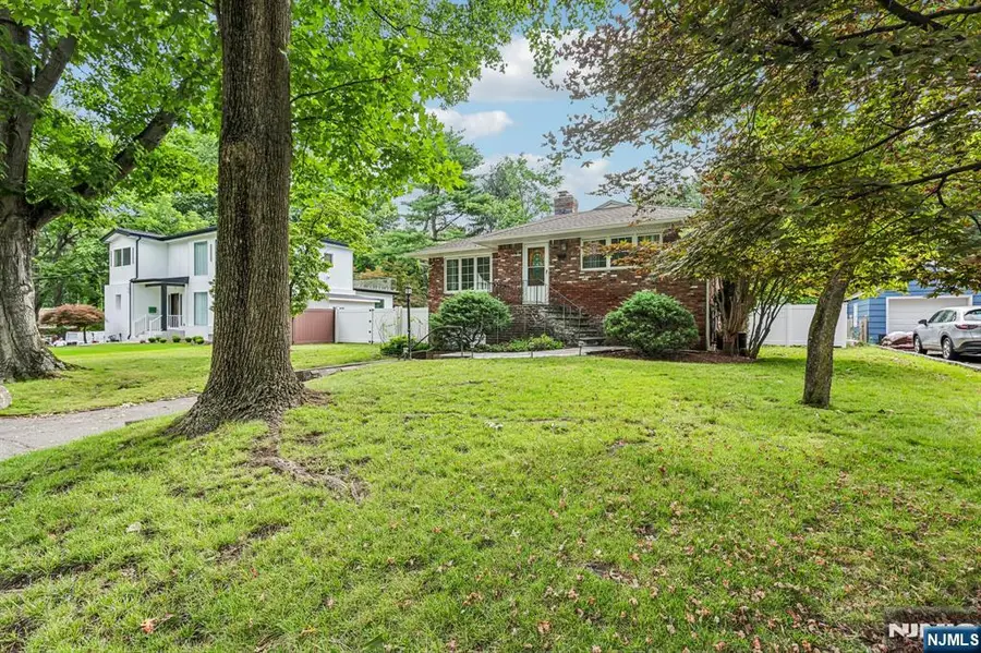 35 Knickerbocker Road, Closter, NJ 07624 - #3