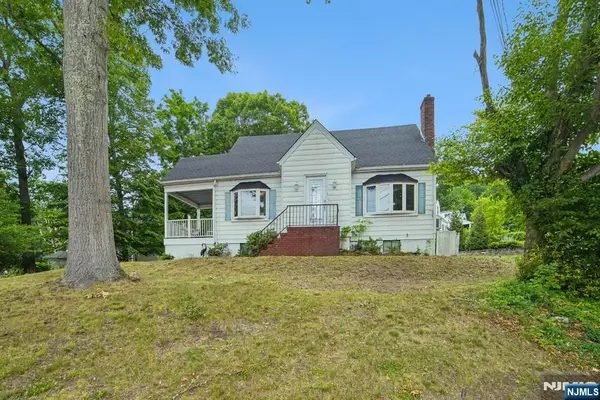 72 Lake Drive, Wayne, NJ 07470