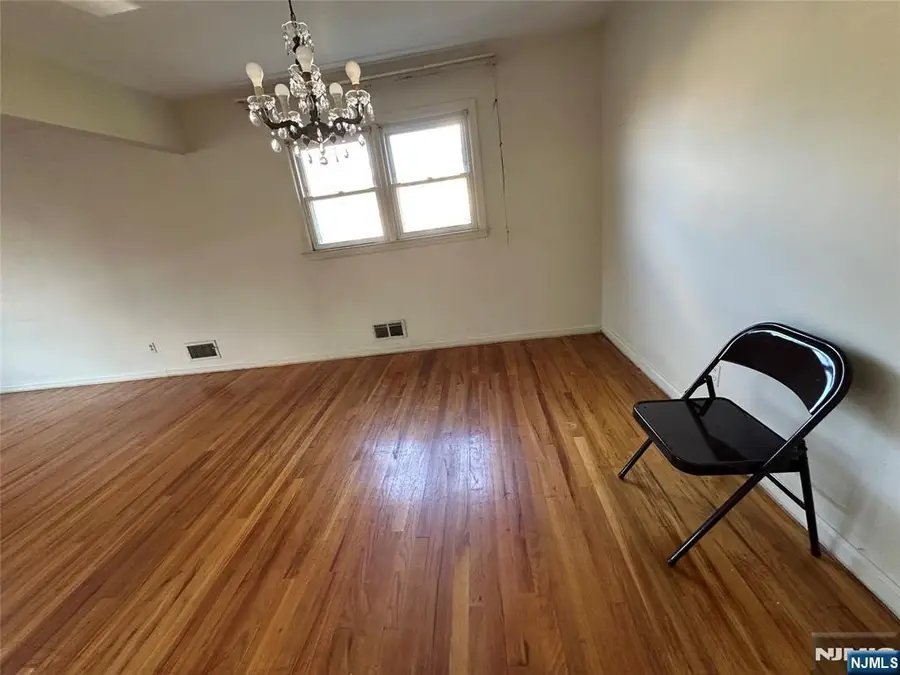 533 Sollas Court, Lyndhurst, NJ 07071 - #3