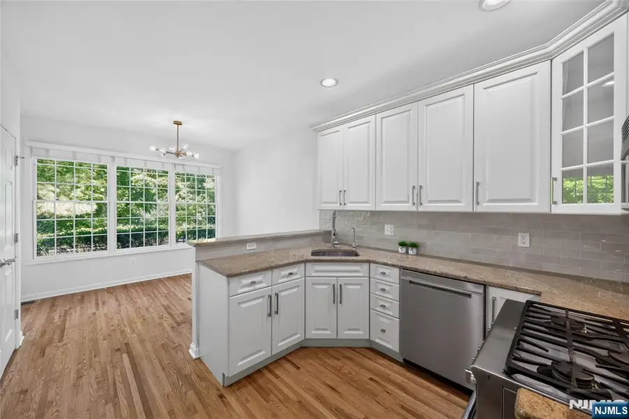 6 Schweinberg Drive R, Roseland, NJ 07068 - #3