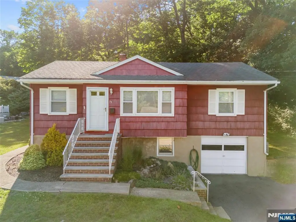 33 Walter Drive, Bloomingdale, NJ 07403 - #1