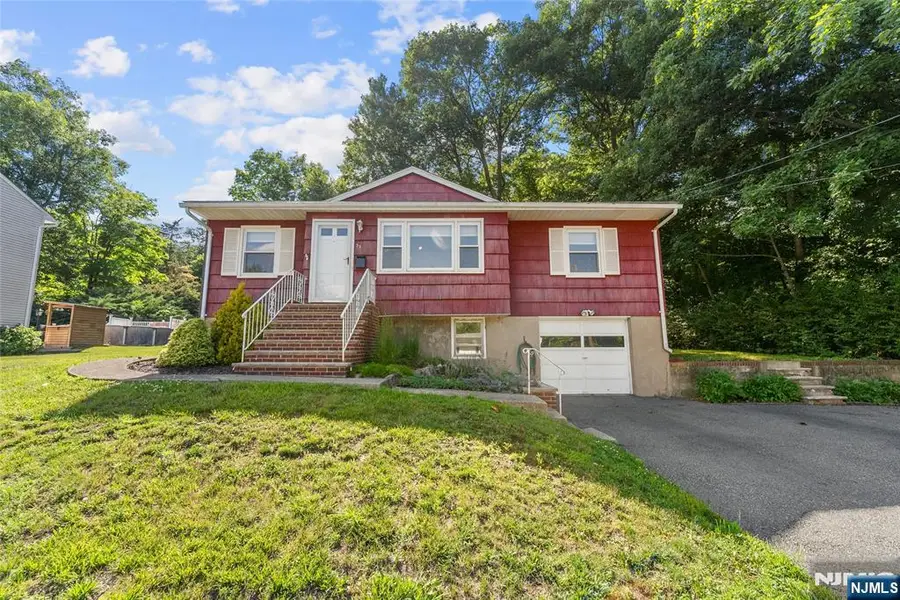 33 Walter Drive, Bloomingdale, NJ 07403 - #3