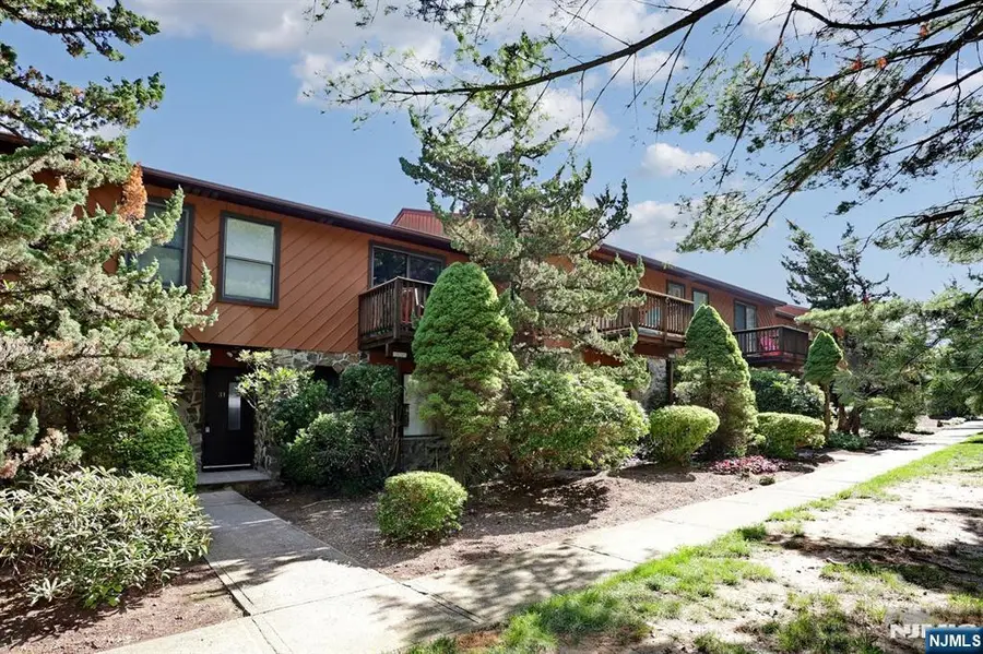 3 Brookside Heights 3i, Wanaque, NJ 07465 - #2