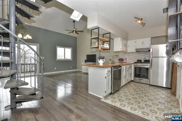 3 Davos Drive 6, Vernon, NJ 07462