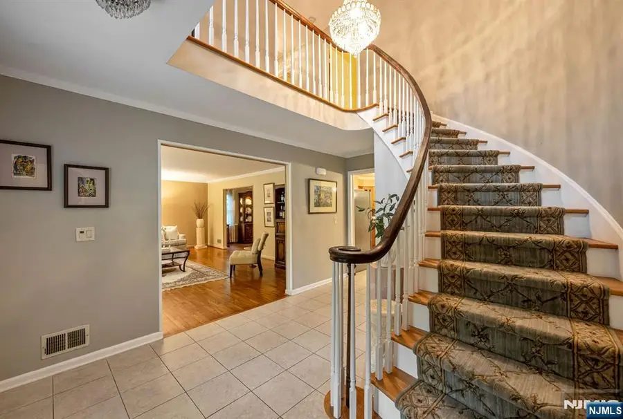 27 Cobblestone Lane, Ramsey, NJ 07446 - #3