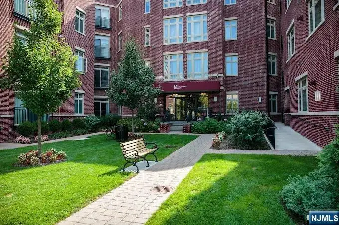 4425 Riverview Avenue 425, Englewood, NJ 07631 - #1